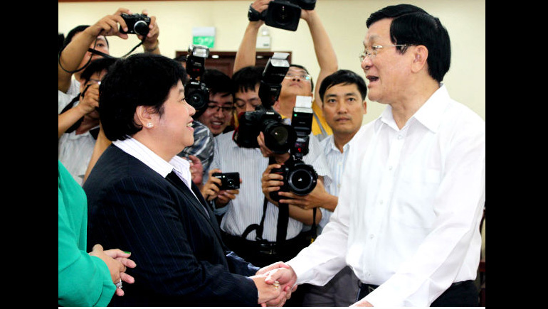Presidente vietnamita se encuentra con comunidad empresarial de Ciudad Ho Chi Minh
