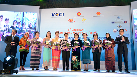 En Hanoi acto en honor de empresarias sobresalientes de la ASEAN