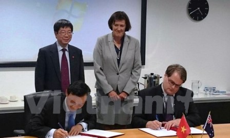 Vietnam y Australia abogan por mayor cooperación en ciencia-tecnología