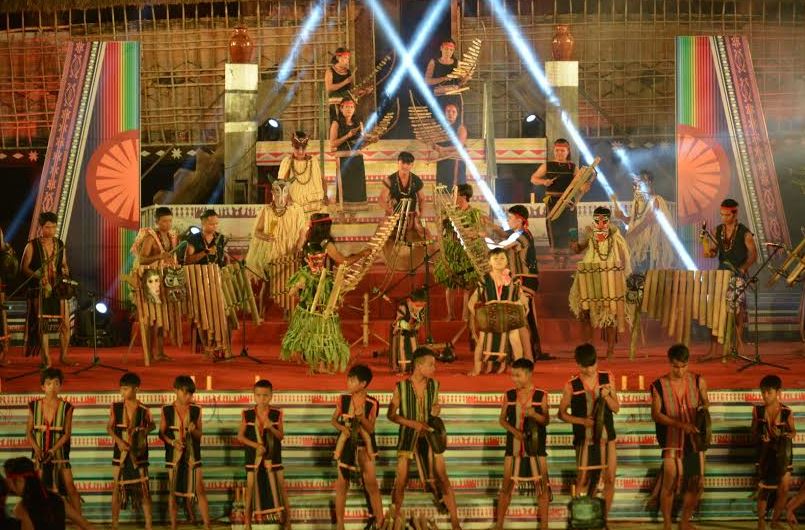 Abierto Festival de Artes Folclóricos de la Altiplanicie Occidental vietnamita