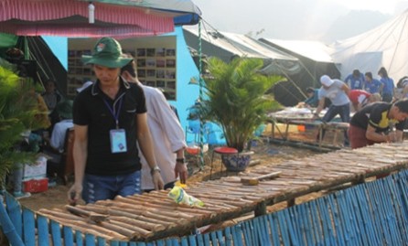 Programa artístico en saludo al 85 aniversario de la Unión de Jóvenes Comunistas Ho Chi Minh