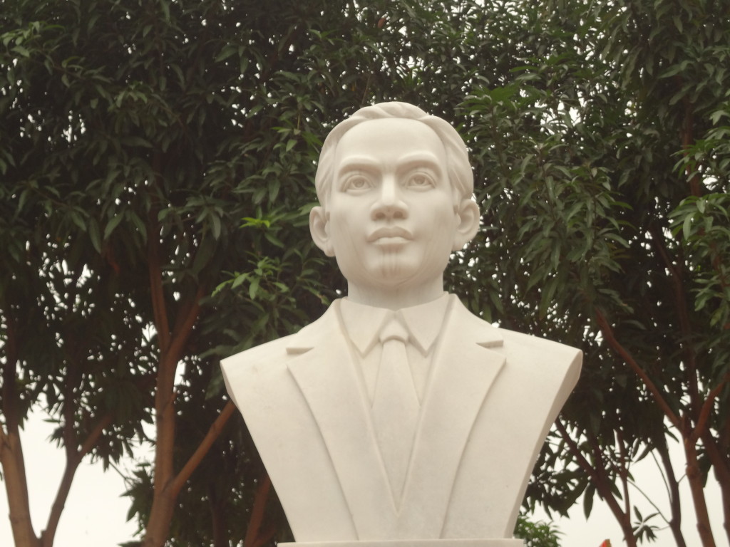 Conmemoran aniversario 110 del nacimiento de ex líder partidista de Vietnam