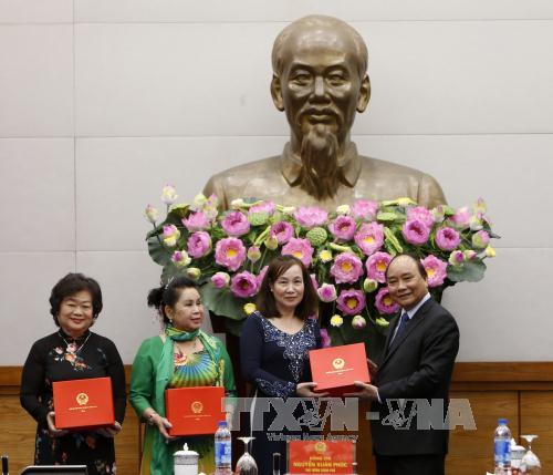 El Fondo Vu A Dinh y el club “Por Hoang Sa y Truong Sa” por el desarrollo social vietnamita