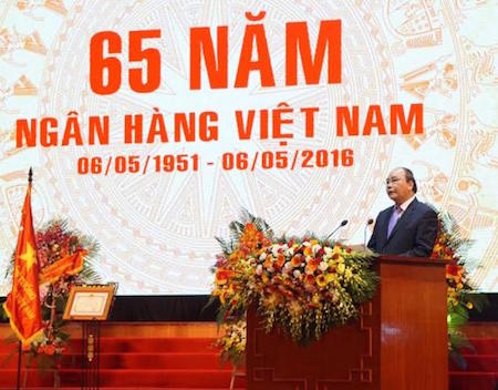 Primer ministro vietnamita honra contribuciones del Banco Estatal