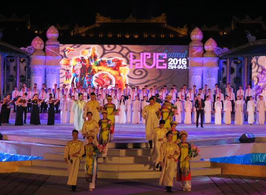 Novedades y más encantos del Festival de Hue 2016