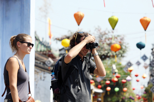 Localidades centrales de Vietnam atraen gran afluencia de turistas en los días feriados