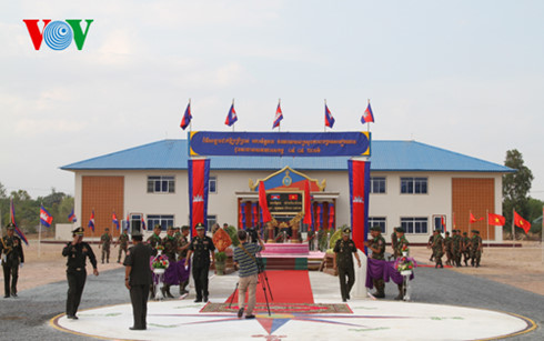 Camboya inaugura una obra militar financiada por Vietnam