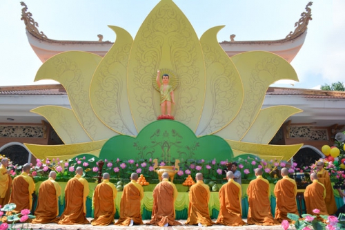 Conmemoran en Vietnam aniversario 2560 del nacimiento e iluminación de Buda