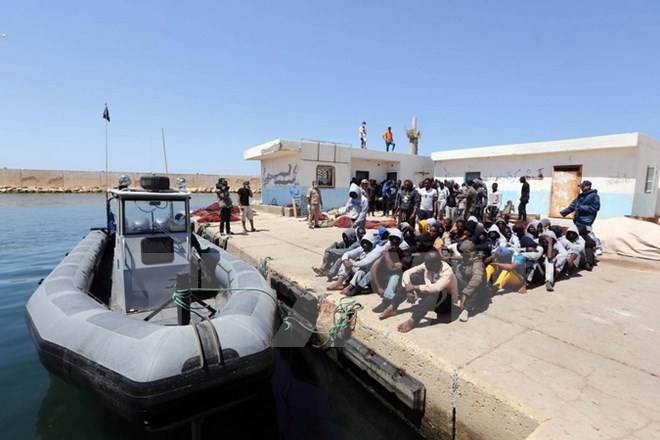 Miles de migrantes salvados en mar Mediterráneo en operaciones coordinadas