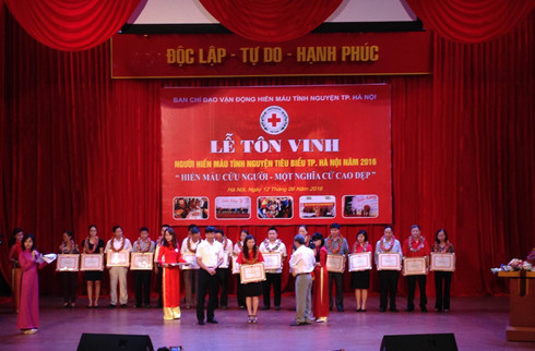Hanoi ensalza donantes de sangre más entusiastas en 2016