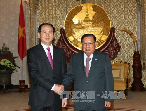Vietnam y Laos se comprometen a robustecer lazos especiales