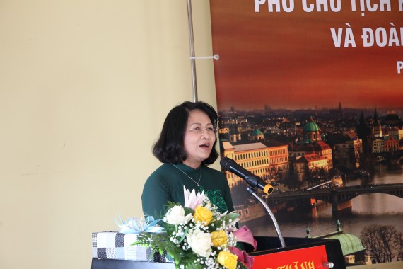 Comunidad vietnamita se integra activamente en la sociedad checa