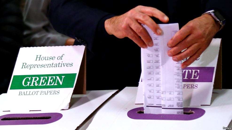 Grandes Partidos políticos de Australia empiezan a negociar alianzas de gobierno