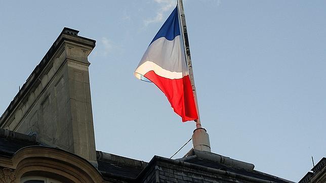 Inician en Francia tres días de luto nacional