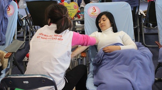 Más de 2 mil personas donan sangre en Nha Trang