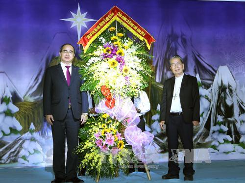 Felicitan a la comunidad católica en Vietnam por fiesta navideña