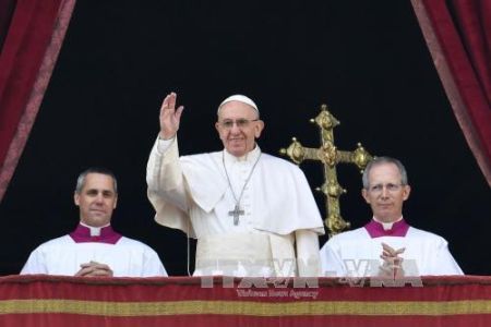 Papa Francisco pide paz para el mundo en su mensaje de Navidad