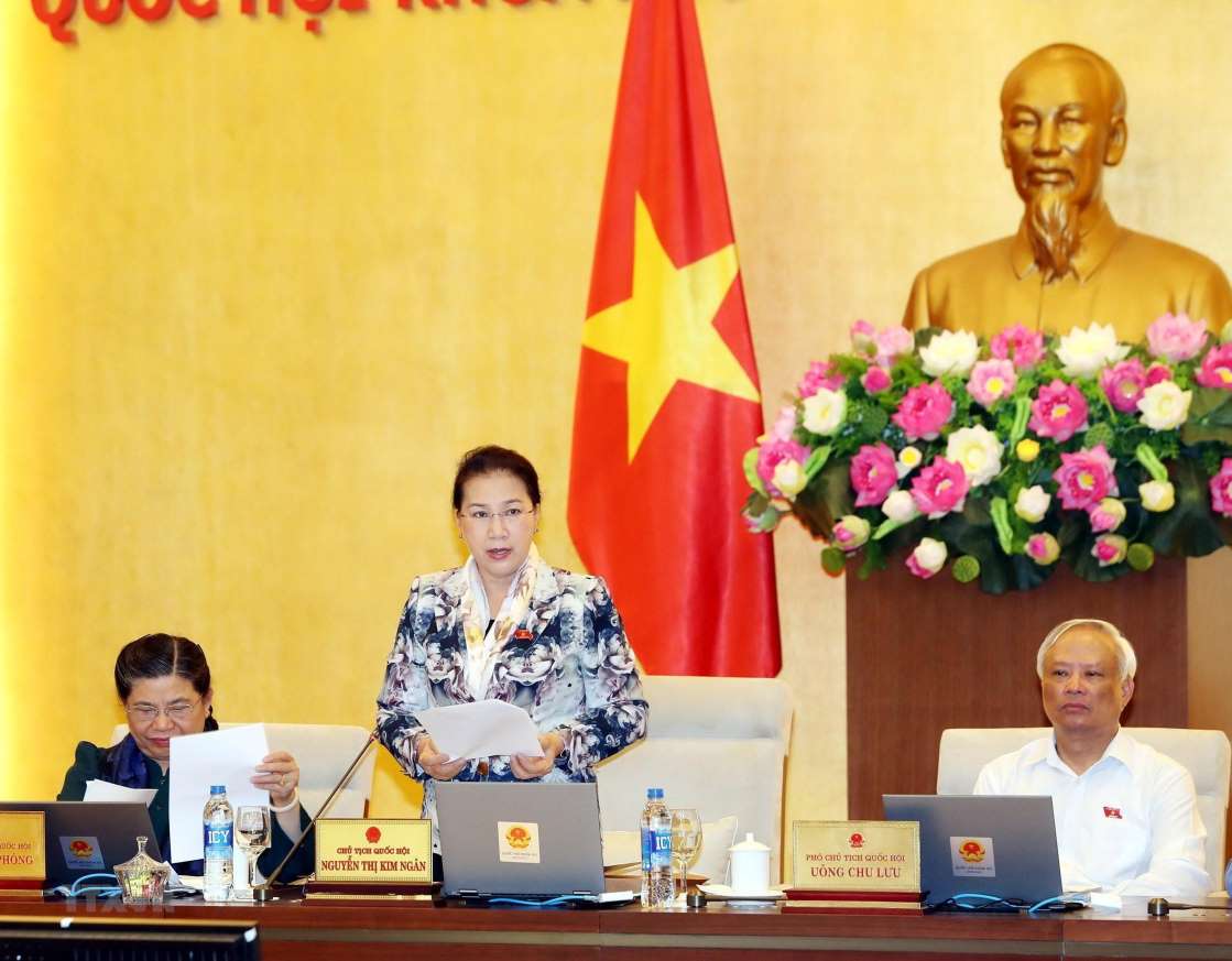 Comité Permanente del parlamento vietnamita revisa leyes y trabajos del gobierno