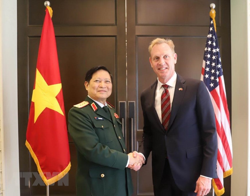 Titular de Defensa de Vietnam realiza encuentros bilaterales al margen de Diálogo de Shangri-la