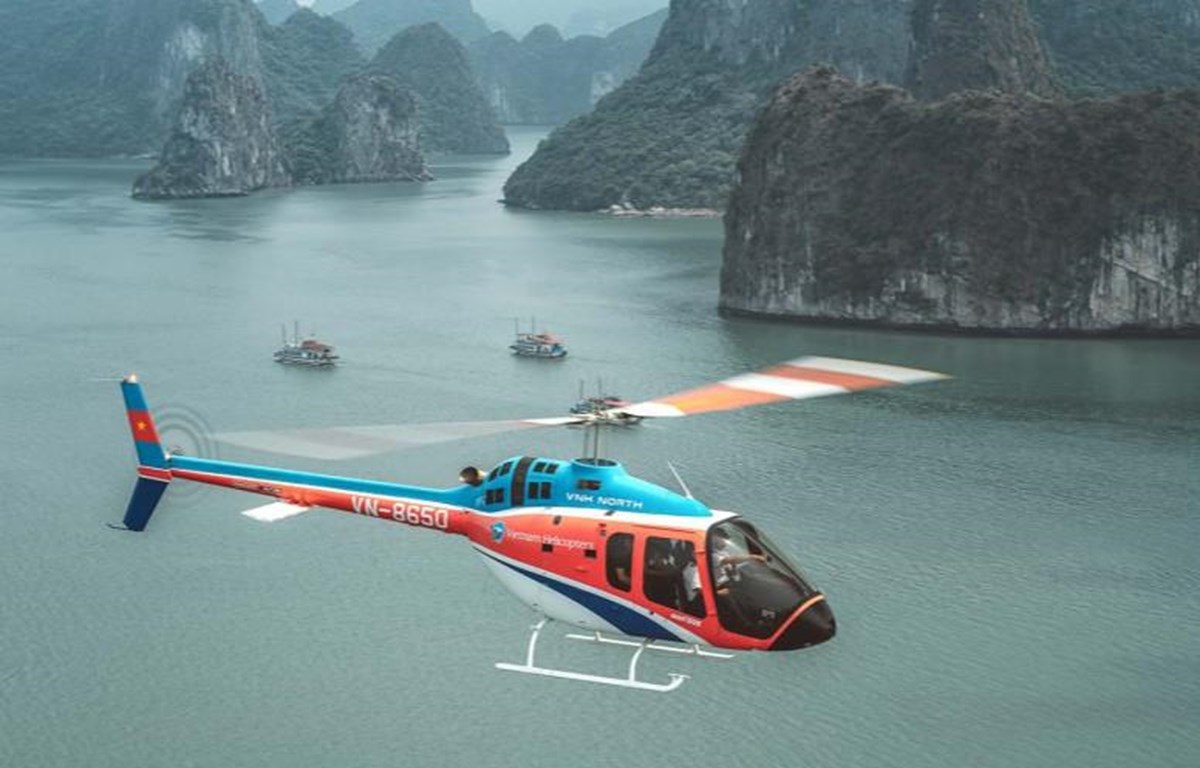 CNN presenta viajes en helicóptero por la Bahía de Ha Long