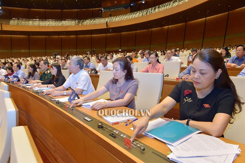 Diputados vietnamitas debaten Ley de Migraciones