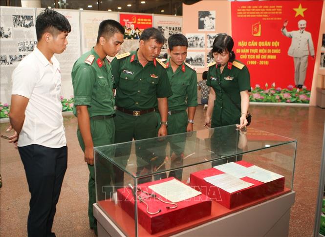 Inauguran exposición sobre los 50 años de ejecución del testamento del presidente Ho Chi Minh