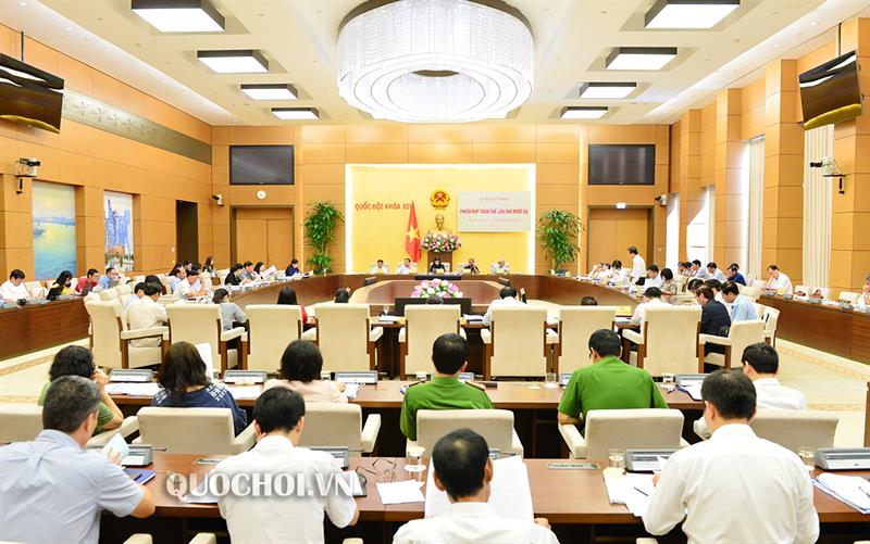 Comité Judicial del Parlamento vietnamita analiza informes gubernamentales y sectoriales
