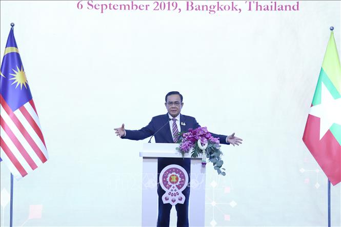 Vietnam participa en la 51 Conferencia de Ministros de Economía de la Asean