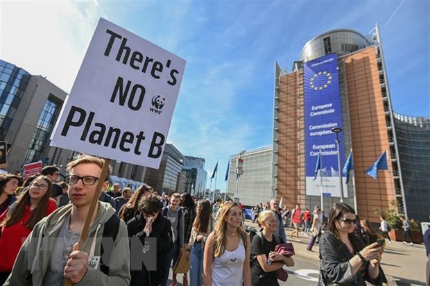 Marchas masivas en Italia y Canadá en contra el cambio climático
