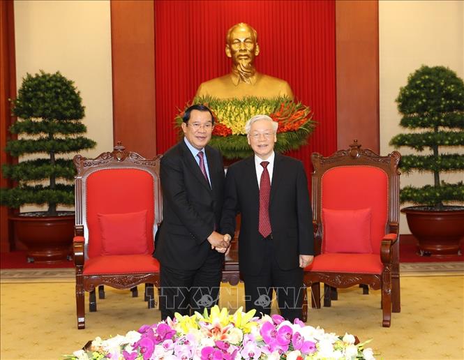 Recibe máximo líder vietnamita al primer ministro de Camboya