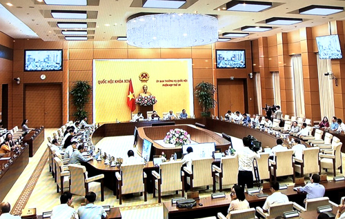 Debaten la modificación de leyes de empresas e inversiones de Vietnam