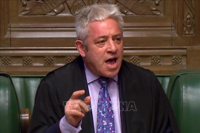 Cámara de los Comunes británica pospone votación sobre el Brexit