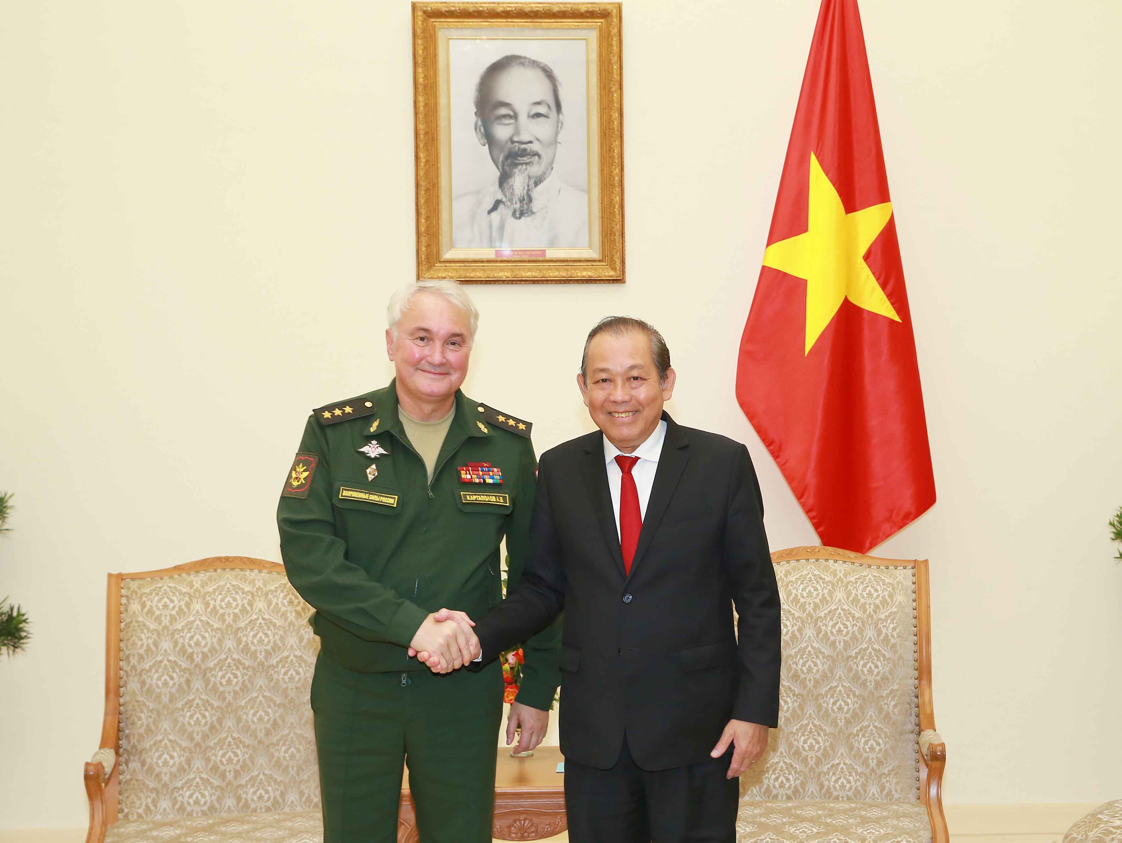 Vietnam y Rusia abogan por reforzar la cooperación en defensa