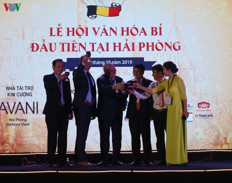 Vietnam y Bélgica intercambian peculiaridades culturales y económicas