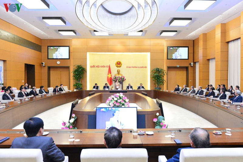Presidenta del Parlamento vietnamita aplaude contribuciones de intelectuales destacados del país