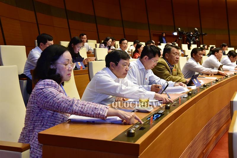 Penúltima jornada de trabajo del octavo periodo de la Asamblea Nacional de Vietnam