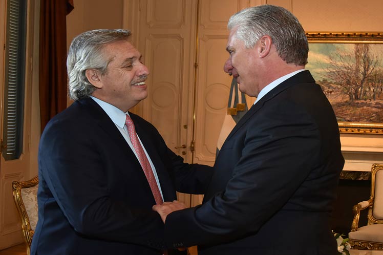 Presidente cubano finaliza visita a Argentina