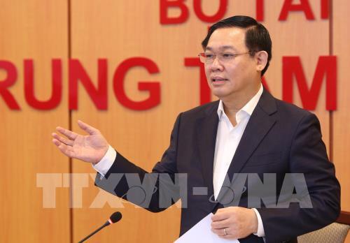 Viceprimer ministro vietnamita instruye diseño de planes monetarios y financieros