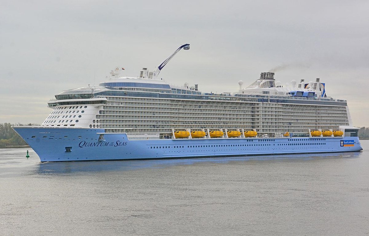 Moderno crucero internacional arriba a Vietnam con seis mil 750 turistas