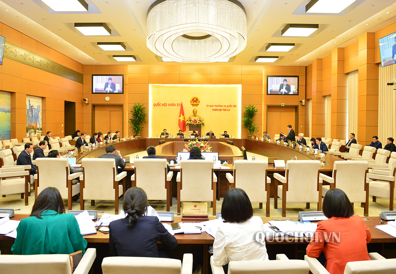 Apoyan proyecto de decreto ejecutivo sobre importación temporal de mercancías en Vietnam