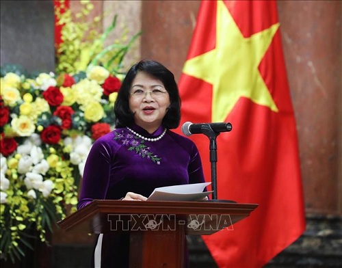 Ascienden a 14 funcionarios diplomáticos vietnamitas