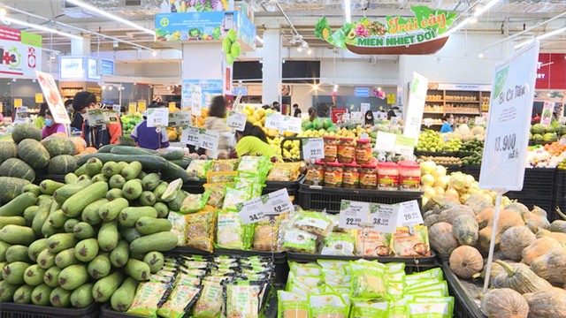 Ministerio de Industria y Comercio de Vietnam garantiza suficientes mercancías para el pueblo