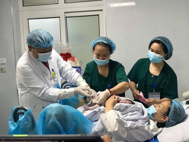 Bebés del año nuevo en Vietnam y el resto del mundo