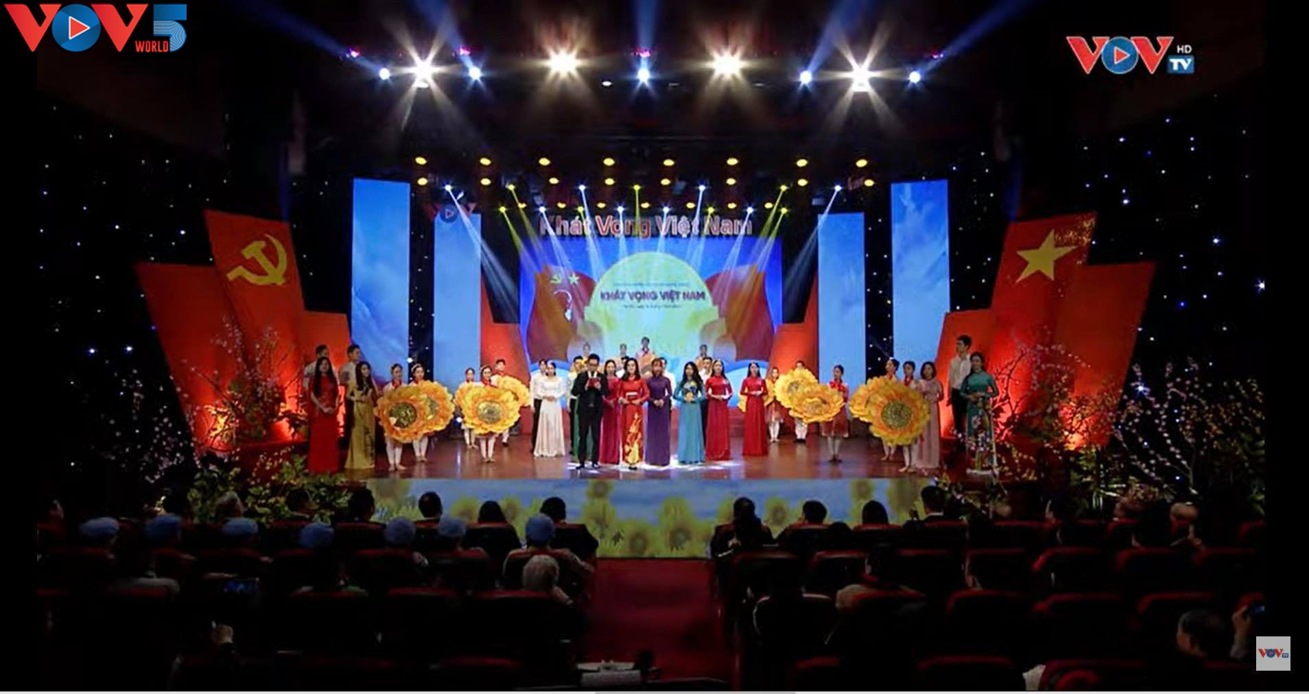 Programa “Aspiraciones de Vietnam” en saludo al XIII Congreso Nacional del PCV