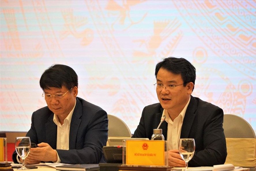 Vietnam estudia medidas para promover el desarrollo económico