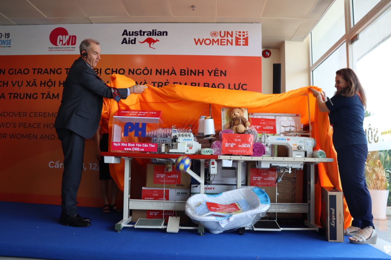 ONU Mujeres ayuda a los centros de apoyo a víctimas de violencia contra mujeres y niñas vietnamitas