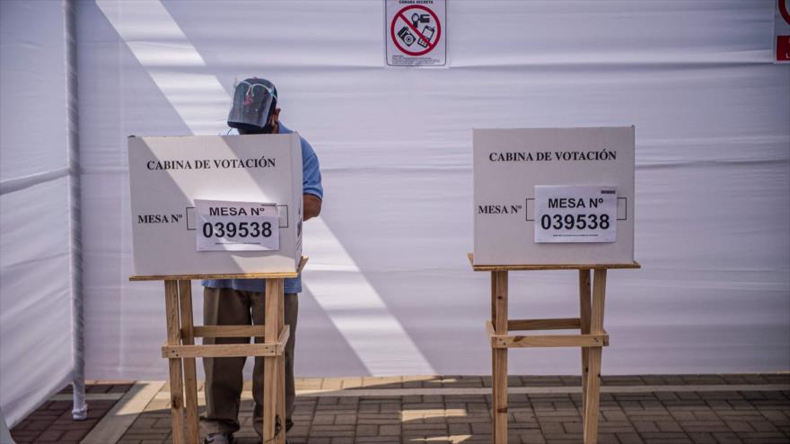 Conteo rápido da ventaja al izquierdista Pedro Castillo en Perú