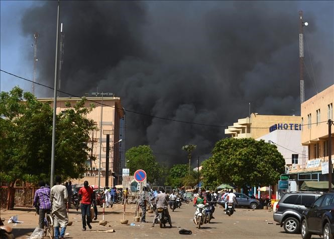Miles de personas huyen tras matanza en Burkina Faso
