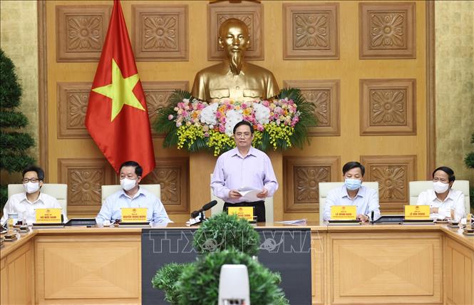 Primer ministro vietnamita se reúne con autoridades de los órganos de prensa del país