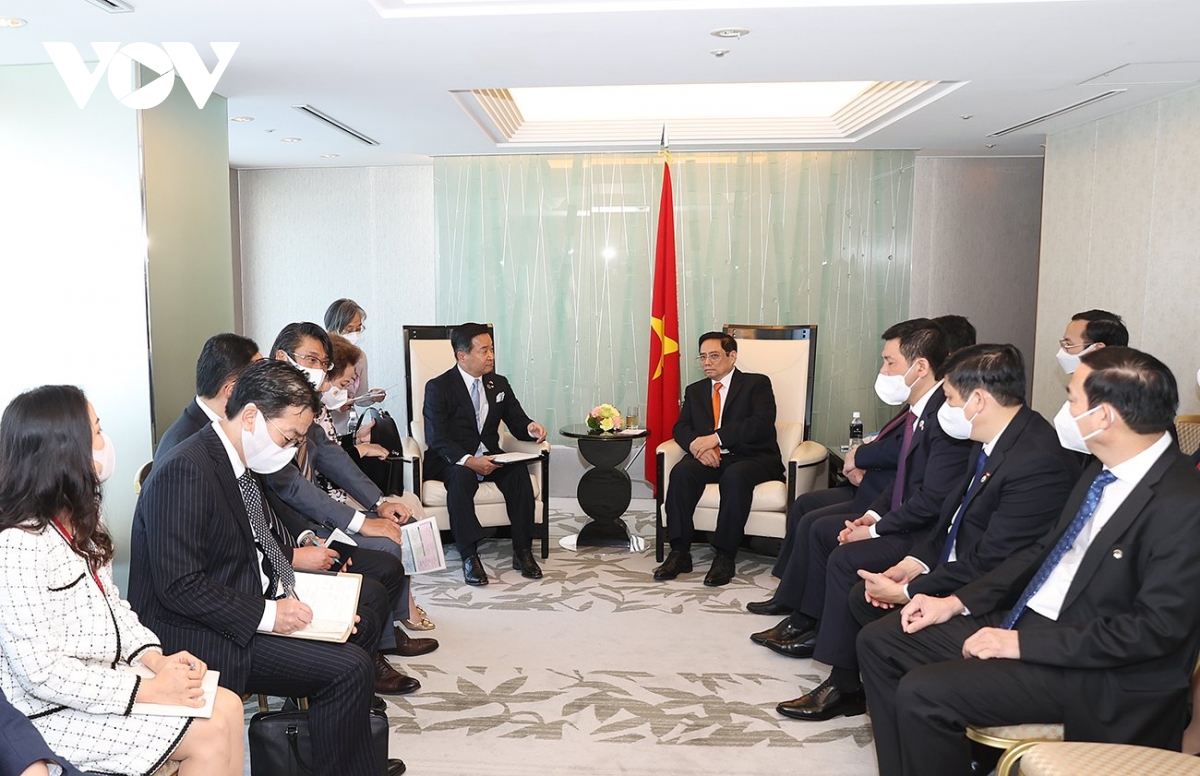 Primer ministro dialoga con grandes corporaciones e inversionistas de Japón